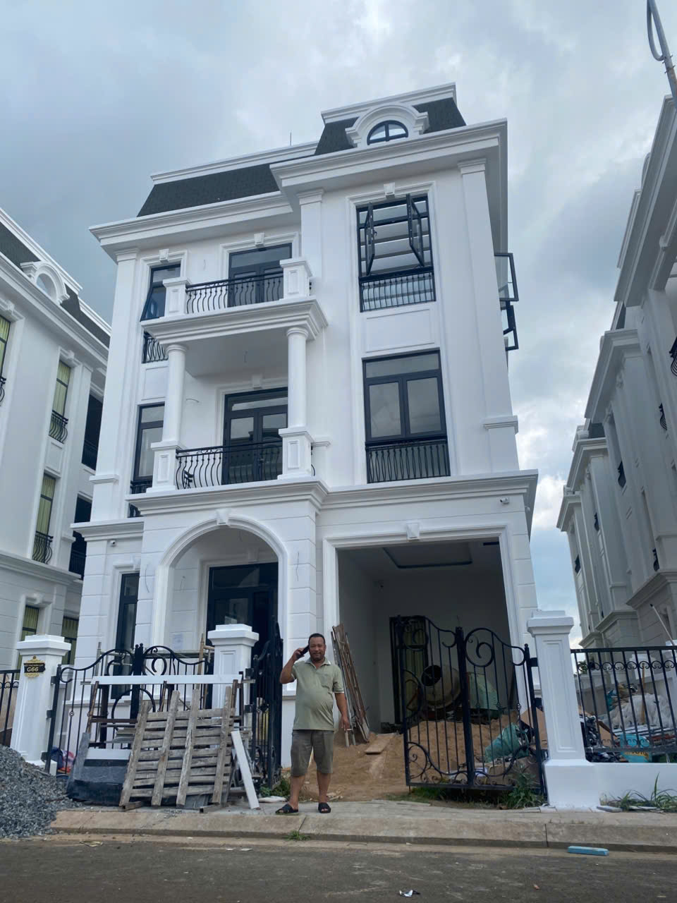 Biệt thự cao cấp - Cửa nhôm kính